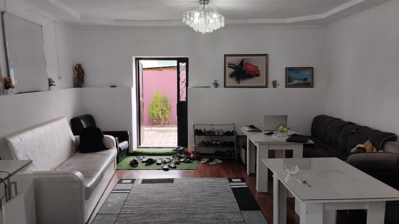 Nomadstan Capsule Hostel Karakol Extérieur photo